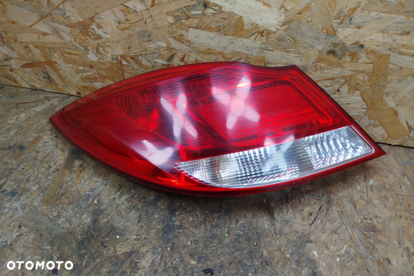 lampa tył tylna lewa kompletna do OPEL insignia A 08- HB, świeci