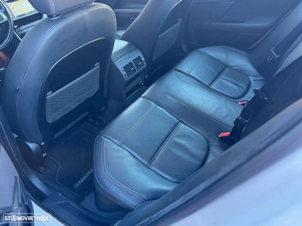 Jaguar XE 2.0 D Prestige Aut. - 18