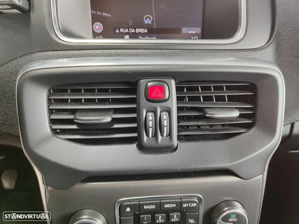Volvo V40 D2 Momentum - 32