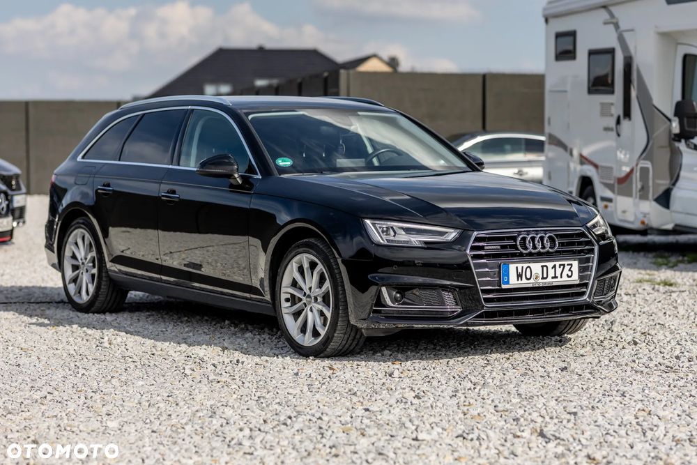 Audi A4 Avant 40 TDI quattro S tronic - 1