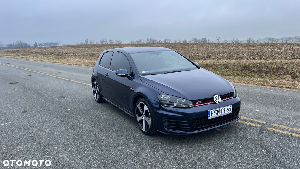 Volkswagen Golf GTI (BlueMotion Technology) - 12