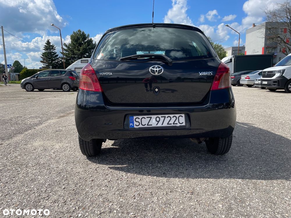 Toyota Yaris - 4