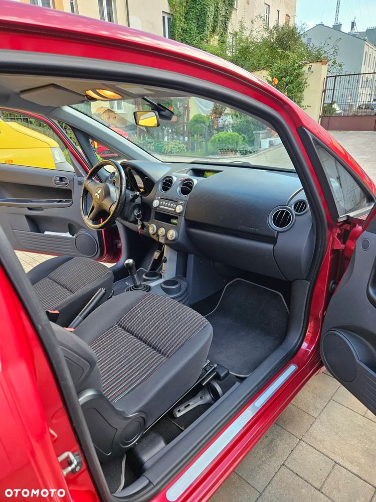 Mitsubishi Colt - 10
