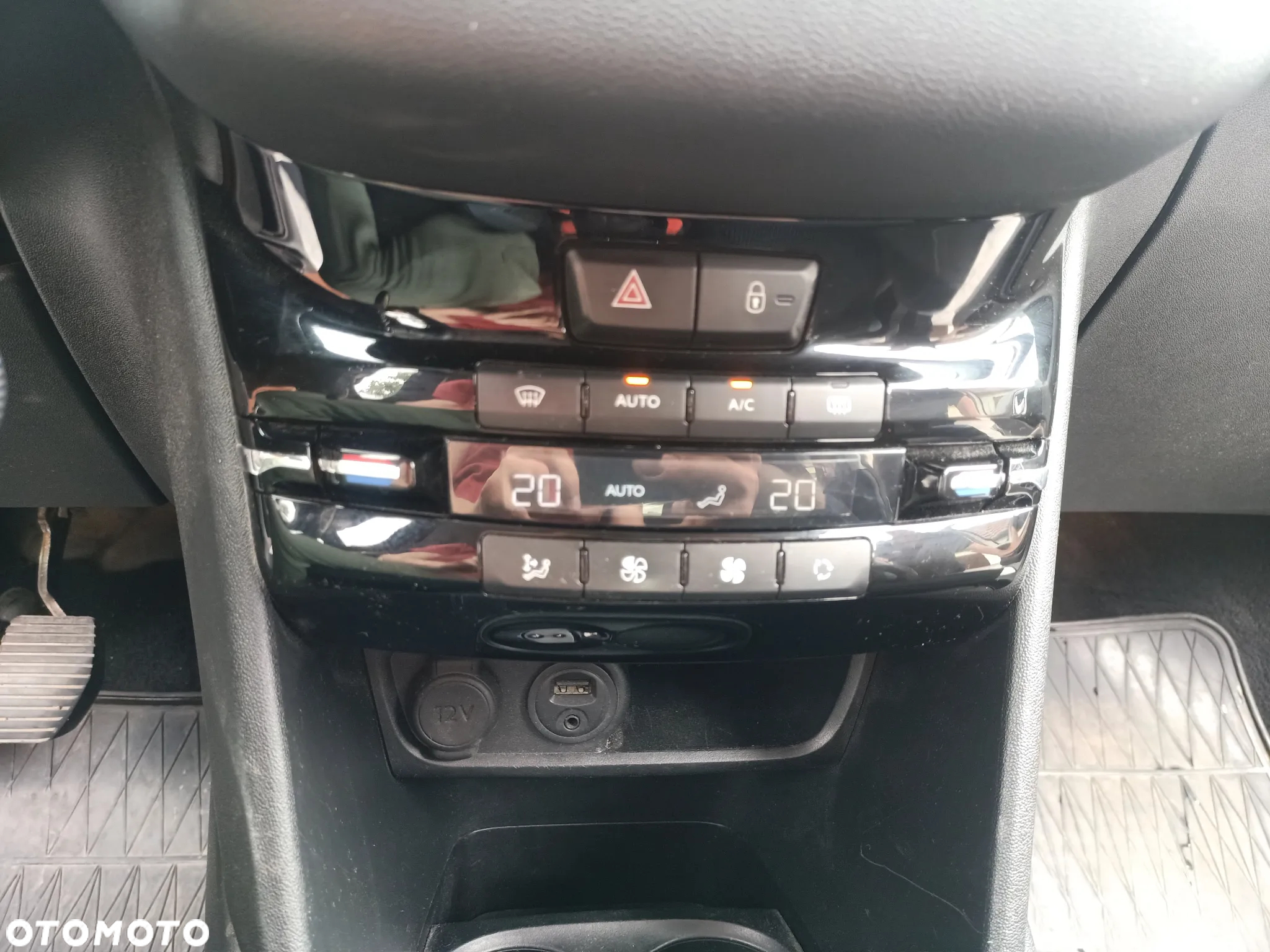 Peugeot 208 1.2 VTi Allure - 16
