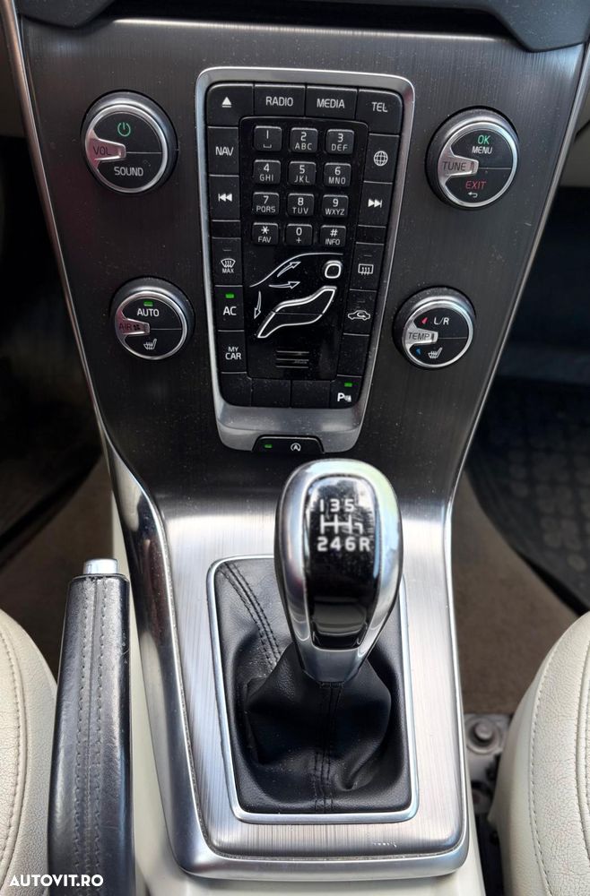 Volvo V40 D4 VEA R-Design - 5