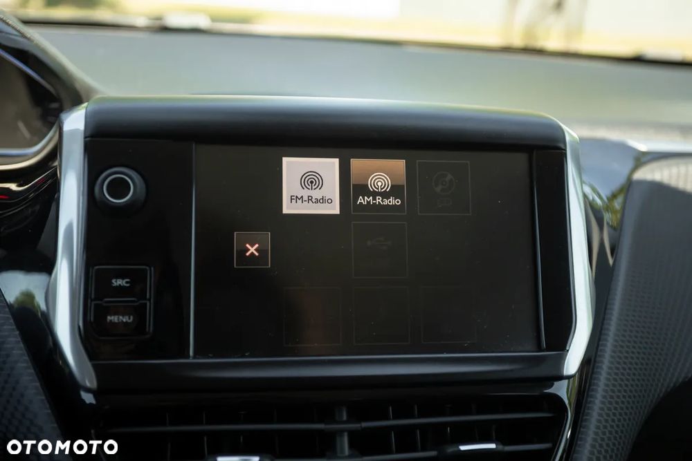 Peugeot 2008 1.2 Pure Tech Style S&S - 31