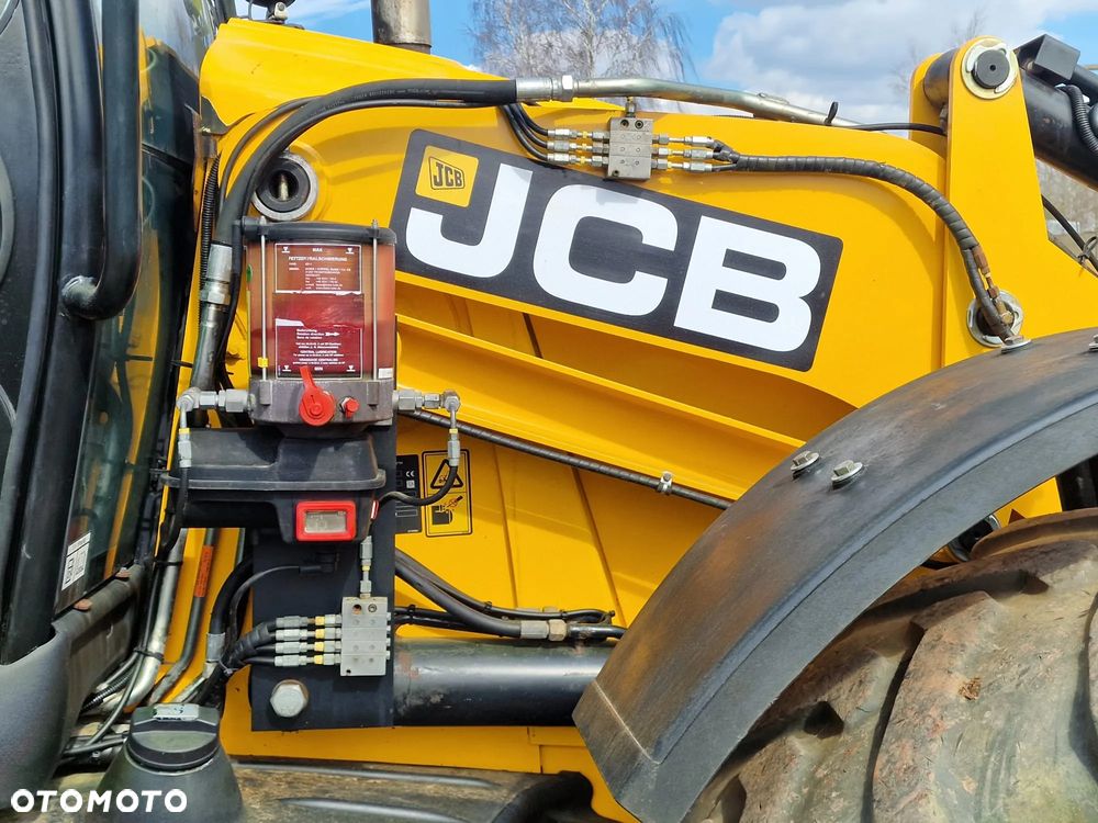 JCB 4CX - 7