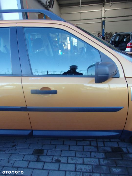 DRZWI PRAWE PRZEDNIE LAND ROVER FREELANDER II 07- - 2