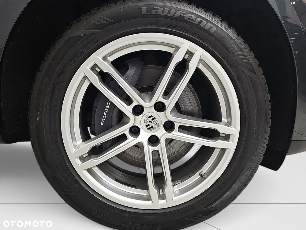 Porsche Macan Standard - 40