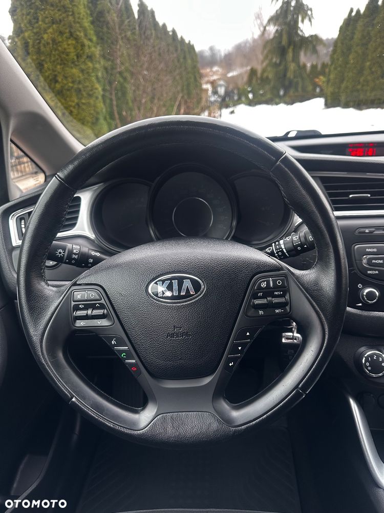 Kia Ceed 1.4 CVVT ISG Dream Team Edition - 24