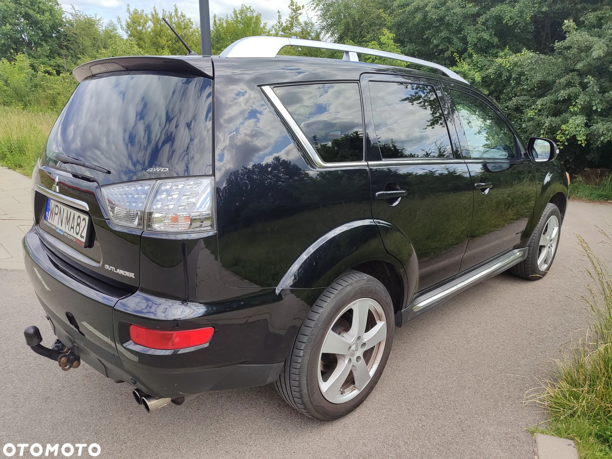 Mitsubishi Outlander 2.0 DI-D 4WD Intense - 2