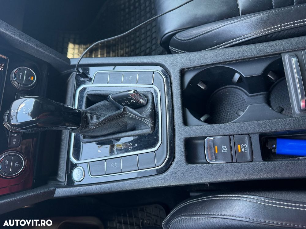 Volkswagen Passat 2.0 TDI DSG R Executive - 8