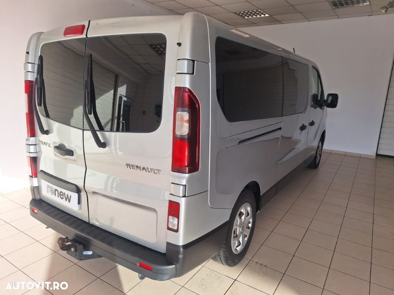 Renault Trafic 2022 photo 2