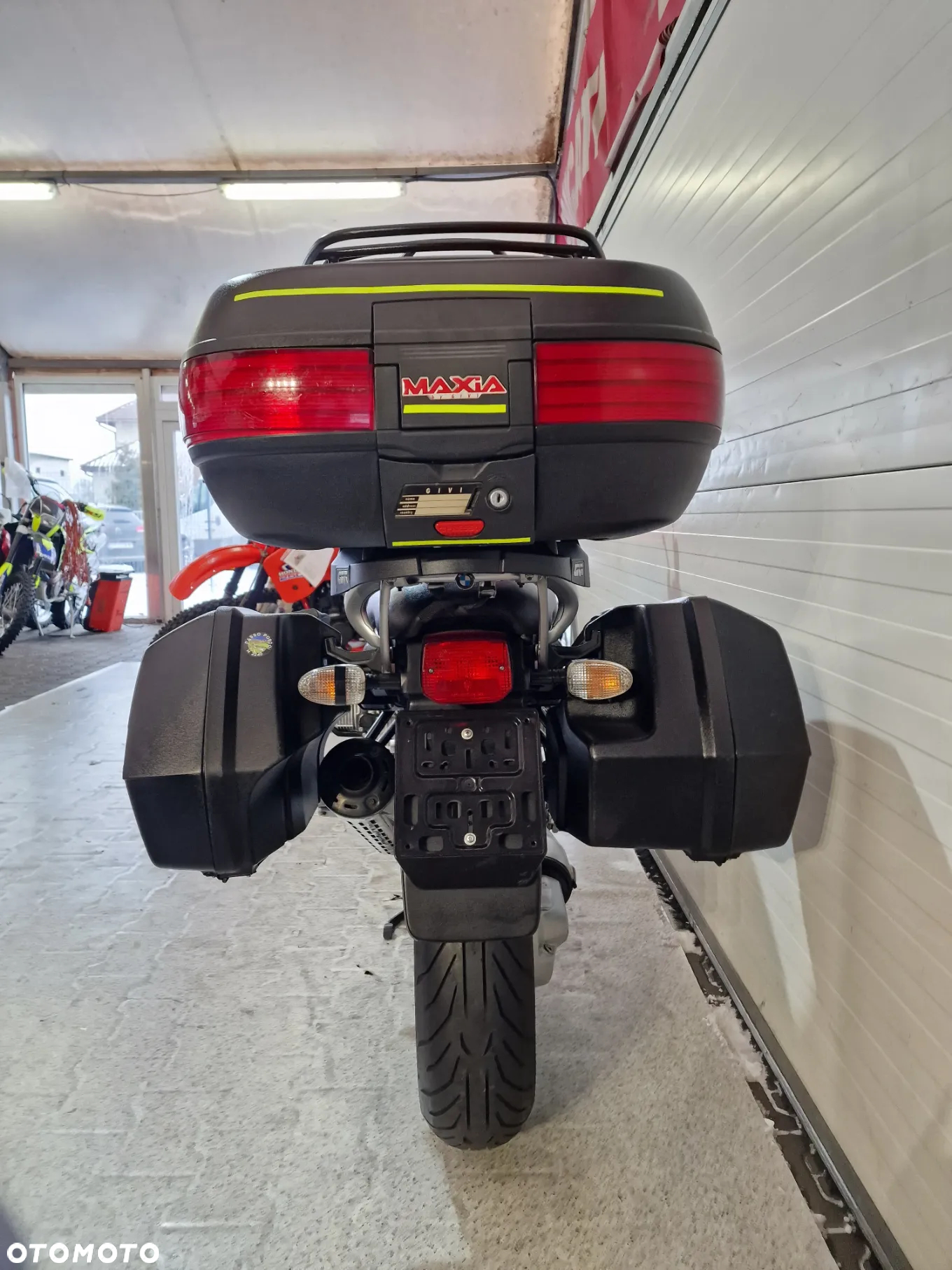 BMW R - 8