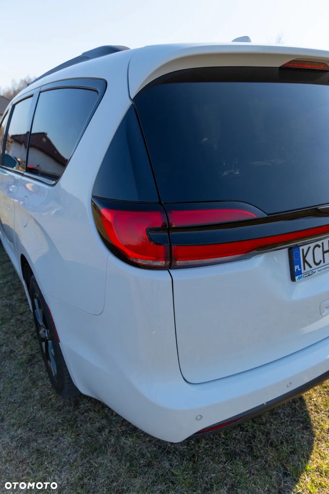 Chrysler Pacifica - 12