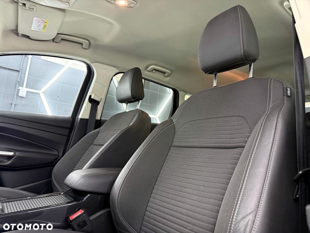 Ford Kuga 1.5 EcoBoost 2x4 Titanium - 22