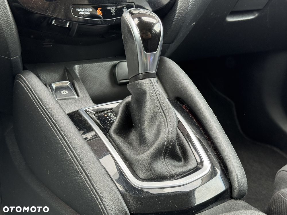 Nissan Qashqai 1.3 DIG-T N-Connecta DCT - 15
