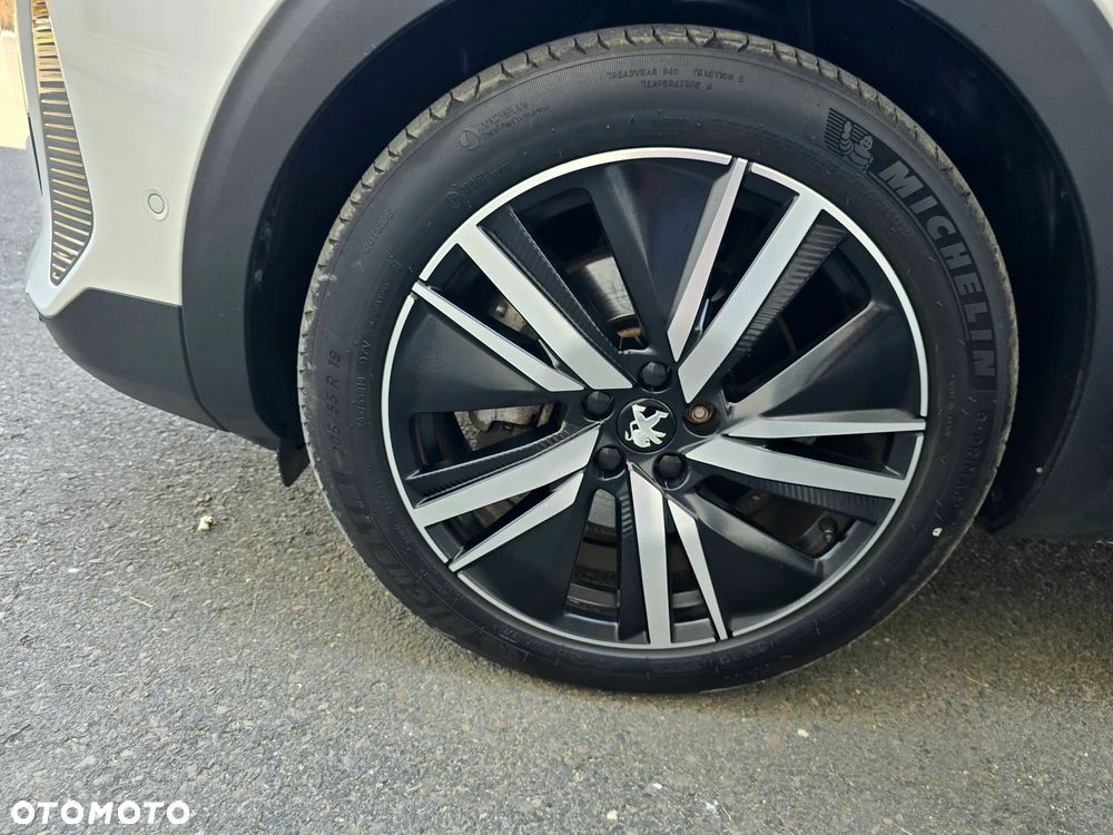 Peugeot 3008 1.6 PureTech HYbrid GT Line S&S EAT8 - 24