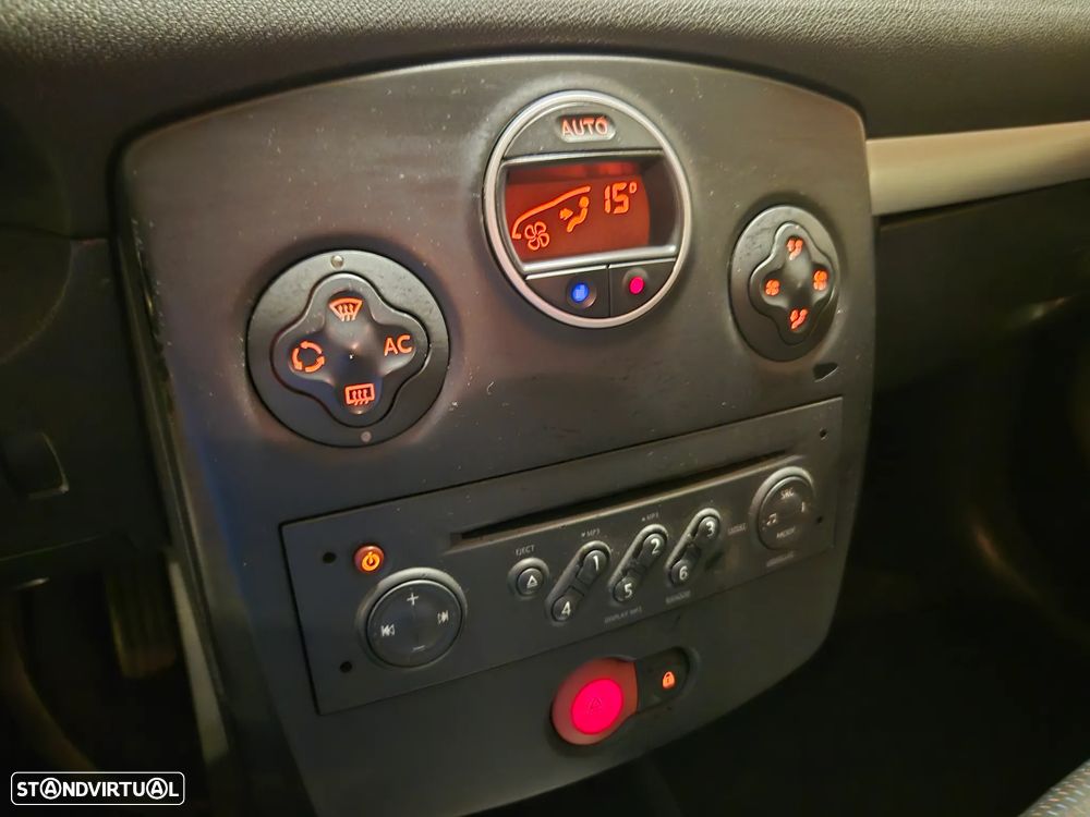 Renault Clio 1.2 16V Dynamique - 9