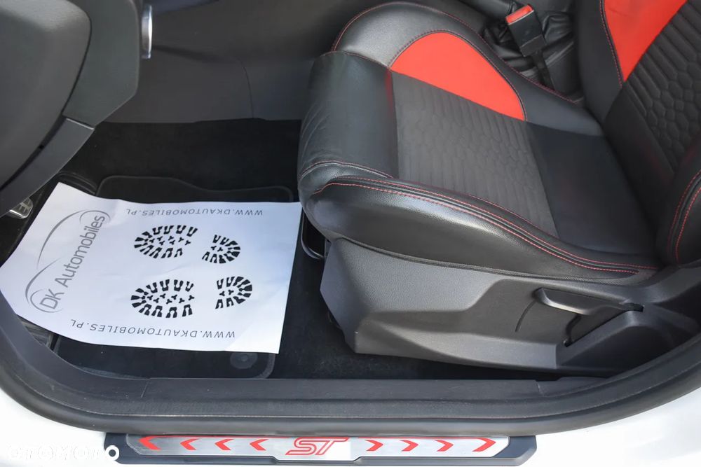 Ford Focus 2.0 EcoBoost ST mit Leder-Sport-Paket - 22