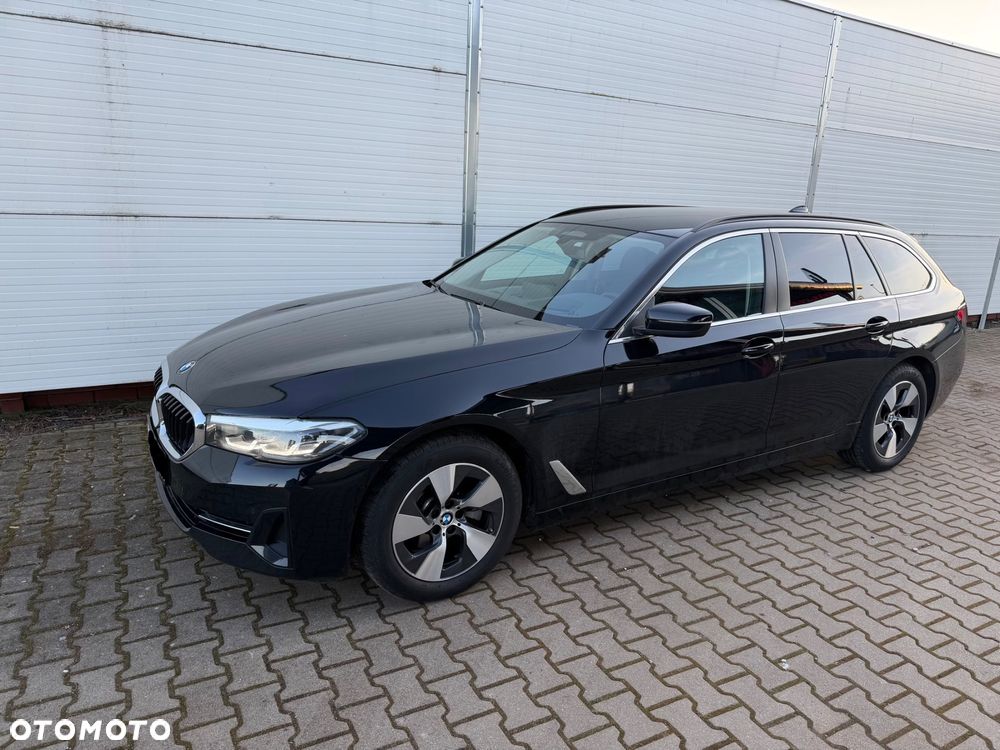 BMW Seria 5 520d xDrive Sport - 1