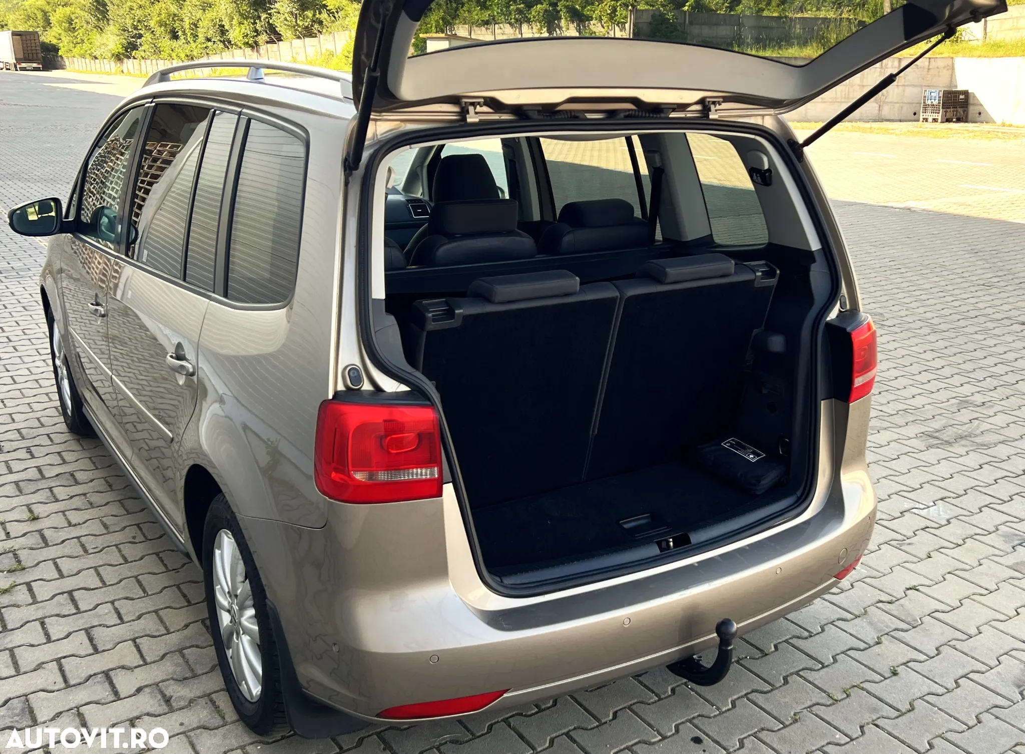 Volkswagen Touran 1.6 TDI Comfortline - 18