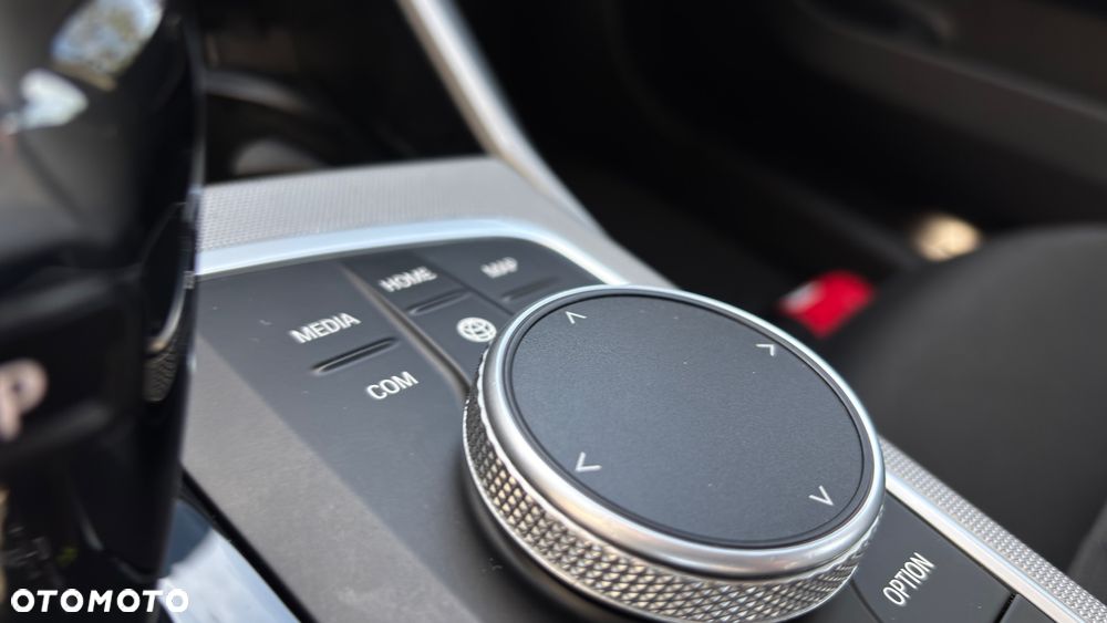 BMW Seria 3 318d - 6