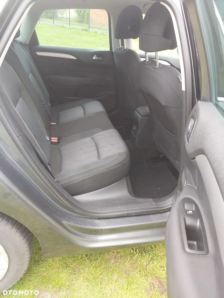 Citroën C4 e-HDi 115 ETG6 Exclusive - 32