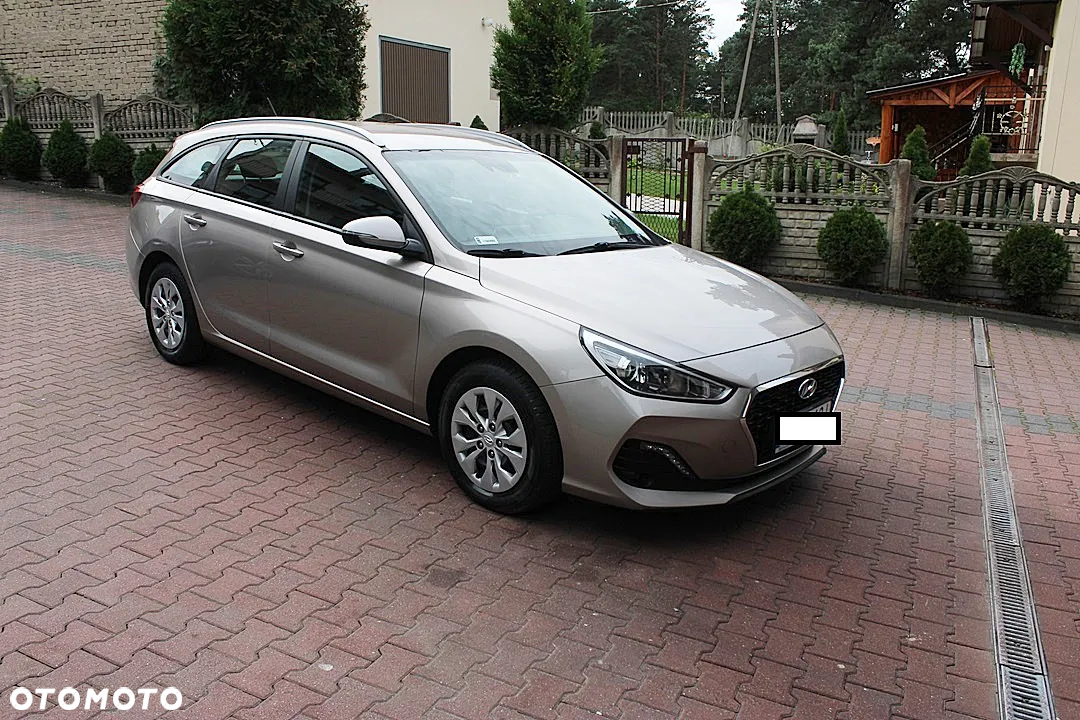 Hyundai i30 1.4 Premiere Comfort - 11