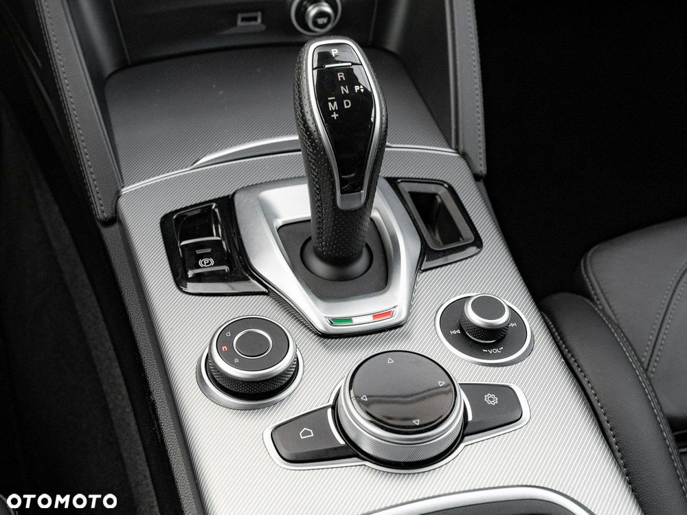 Alfa Romeo Stelvio 2.0 Turbo Veloce Q4 - 18