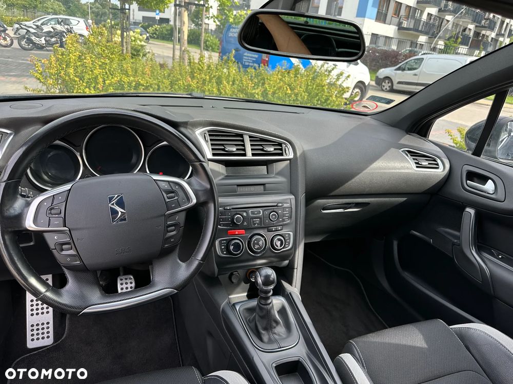 Citroën DS4 1.6 HDi SoChic - 10