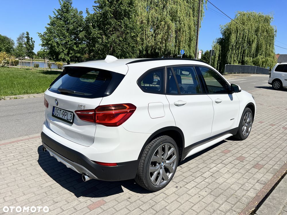 BMW X1 xDrive25d Sport Line - 4