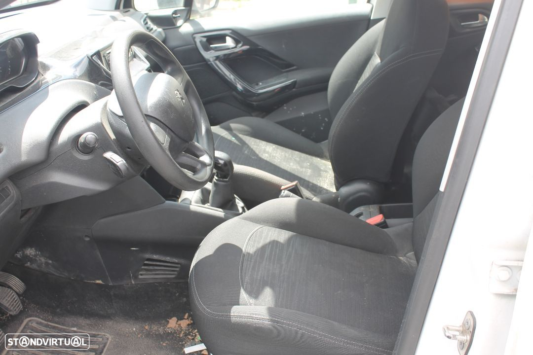 Peugeot 208 de 2015 - 6