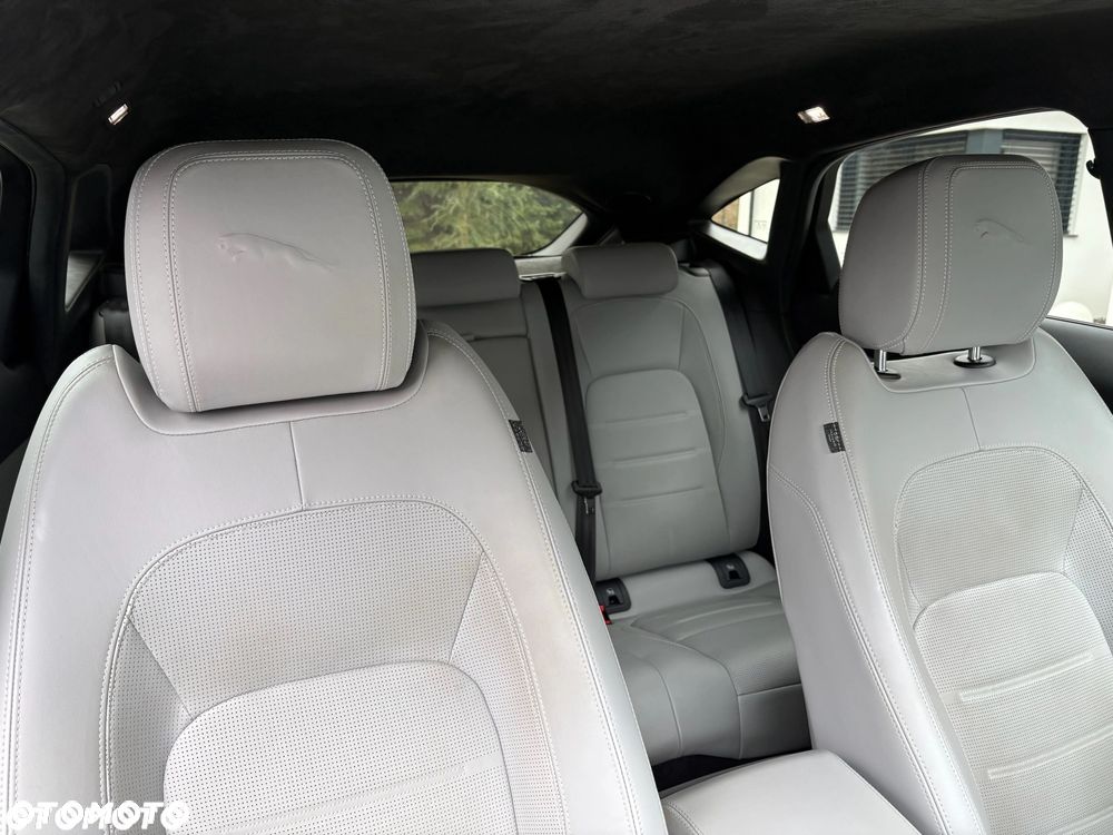 Jaguar E-Pace 2.0 D165 mHEV AWD R-Dynamic SE - 8