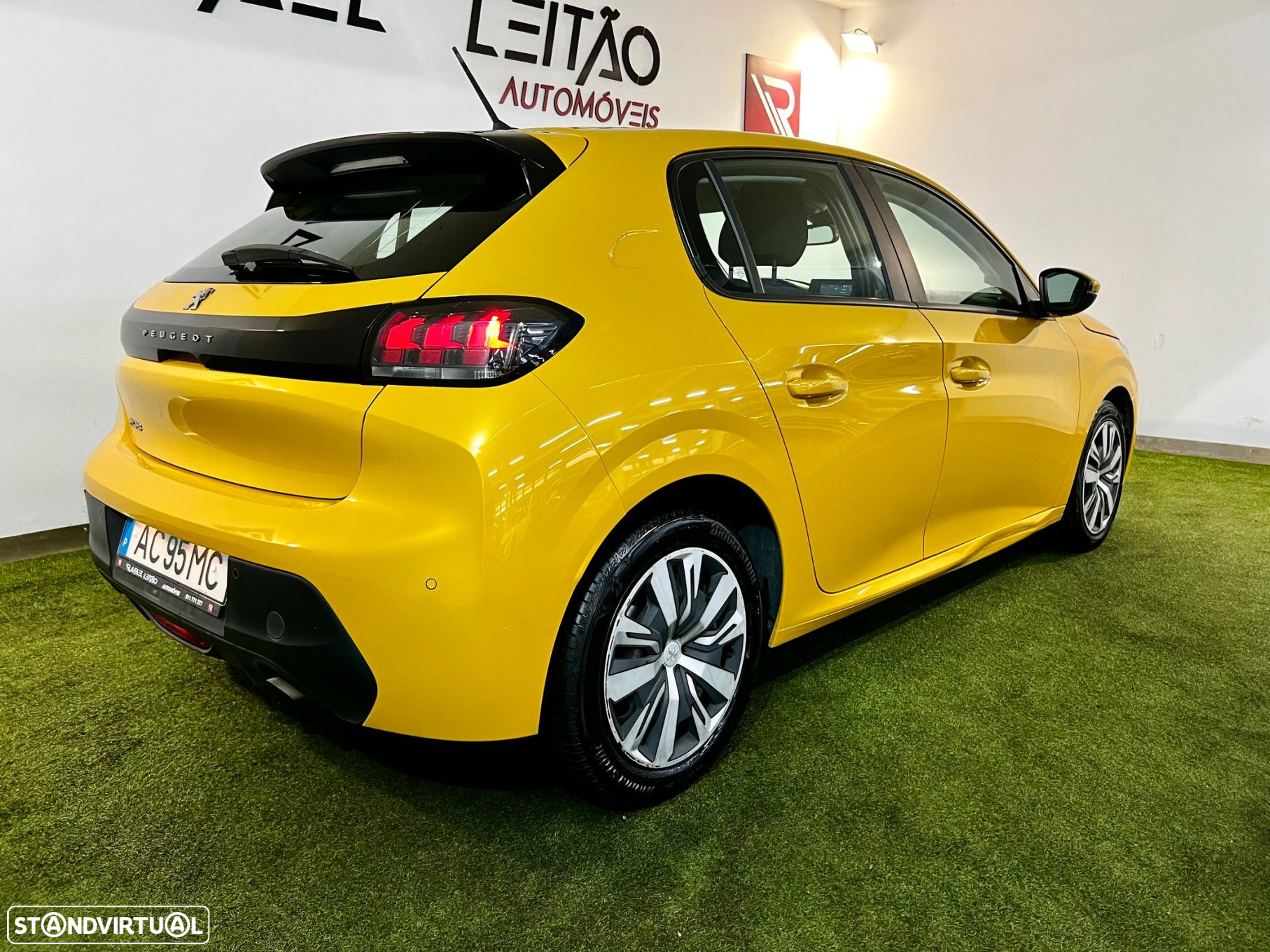 Peugeot 208 1.2 PureTech Active Pack - 12