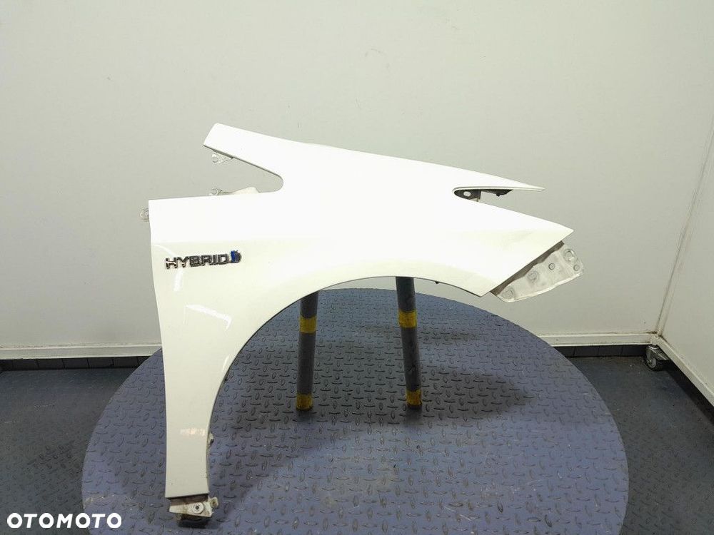 TOYOTA PRIUS III LIFT 11- BŁOTNIK PRZÓD PRZEDNI PRAWY 040 - 1