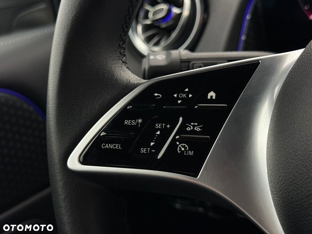 Mercedes-Benz GLB - 18