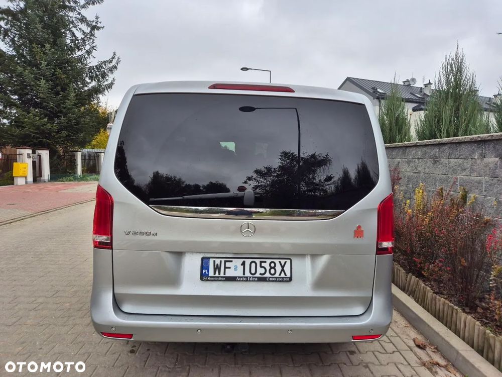 Mercedes-Benz Klasa V 250 (BlueTEC) d Avantgarde 7G-Tronic (ekstra d³) - 4