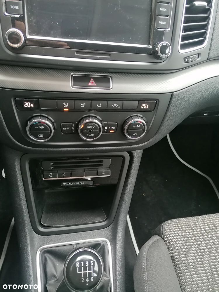 Volkswagen Sharan 2.0 TDI Comfortline - 25
