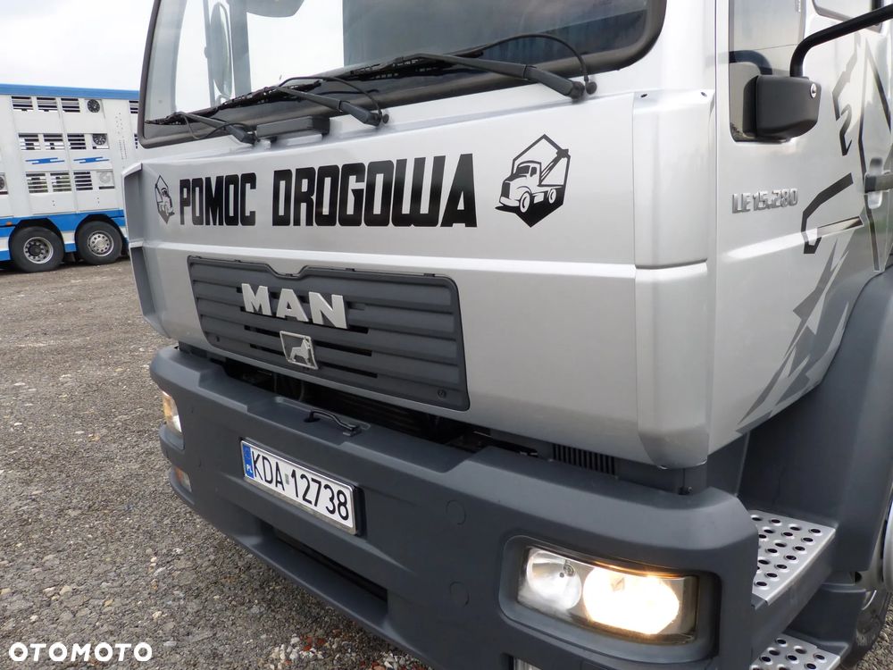 MAN LE 15.280 POMOC DROGOWA / AUTOLAWETA / SPECJALNY / DMC 15.000 KG / ŁADOWNOŚĆ 9.000 KG / PODUSZKI / DŁ.7.70 M - 29