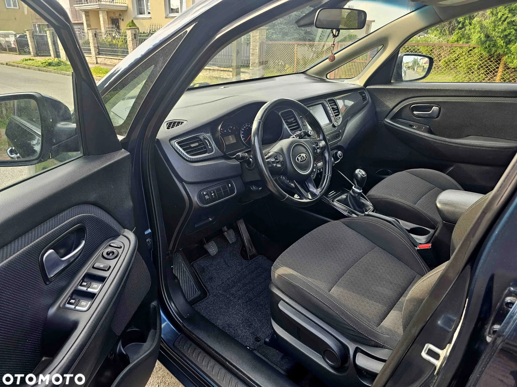 Kia Carens 1.7 CRDi M 7os - 11