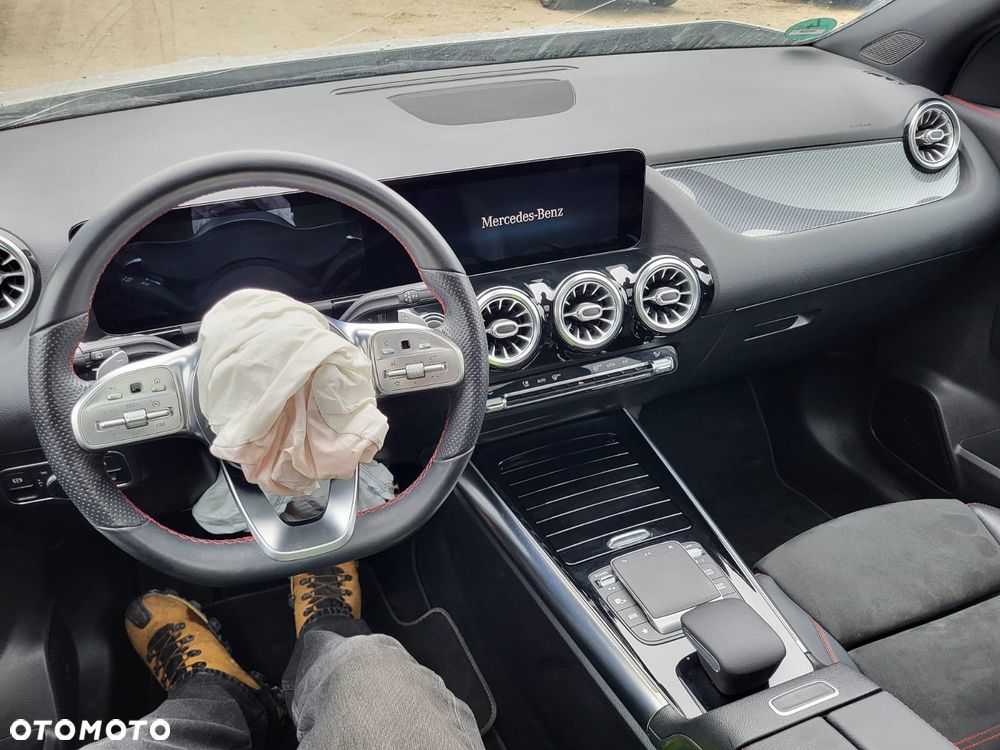 Mercedes-Benz GLA 220 d 4Matic 8G-DCT AMG Line - 26