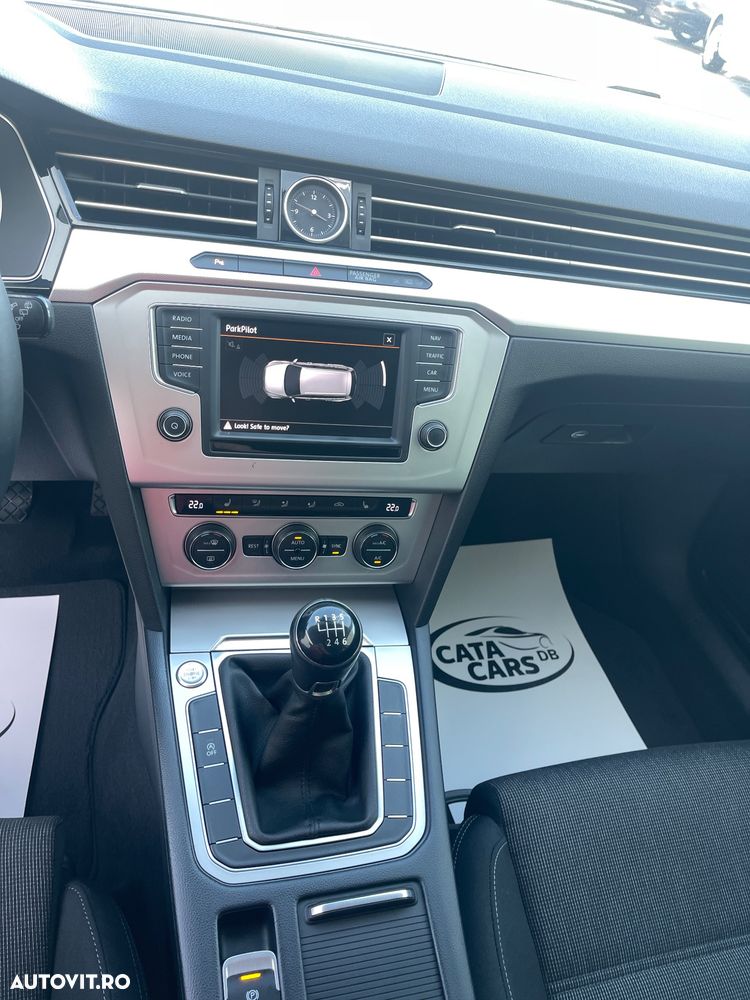 Volkswagen Passat - 33