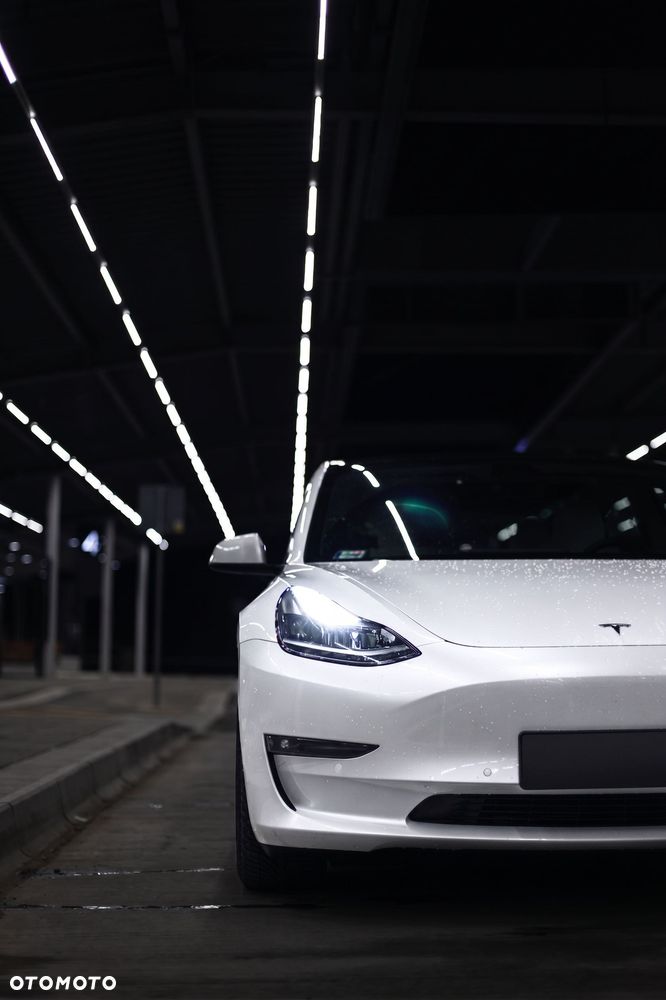 Tesla Model 3 - 2
