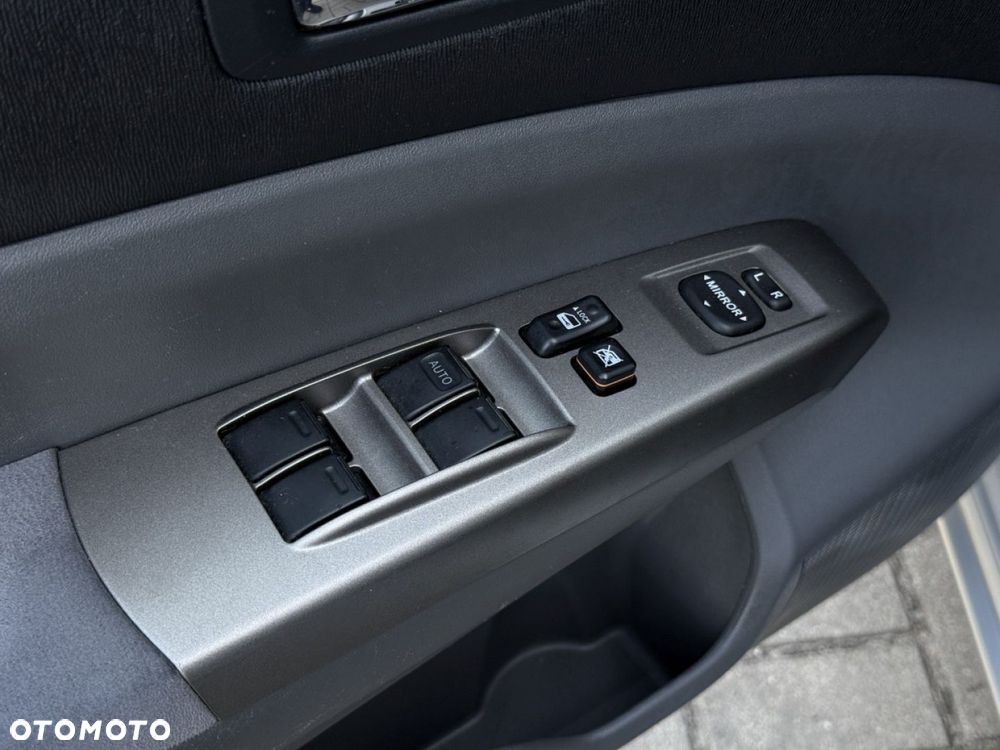 Toyota Prius (Hybrid) Sol - 18