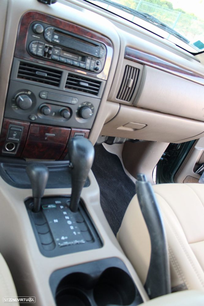 Jeep Grand Cherokee - 23
