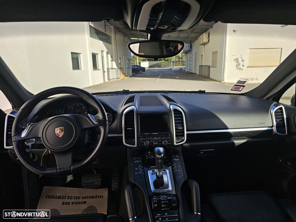 Porsche Cayenne Platinum Edition - 15