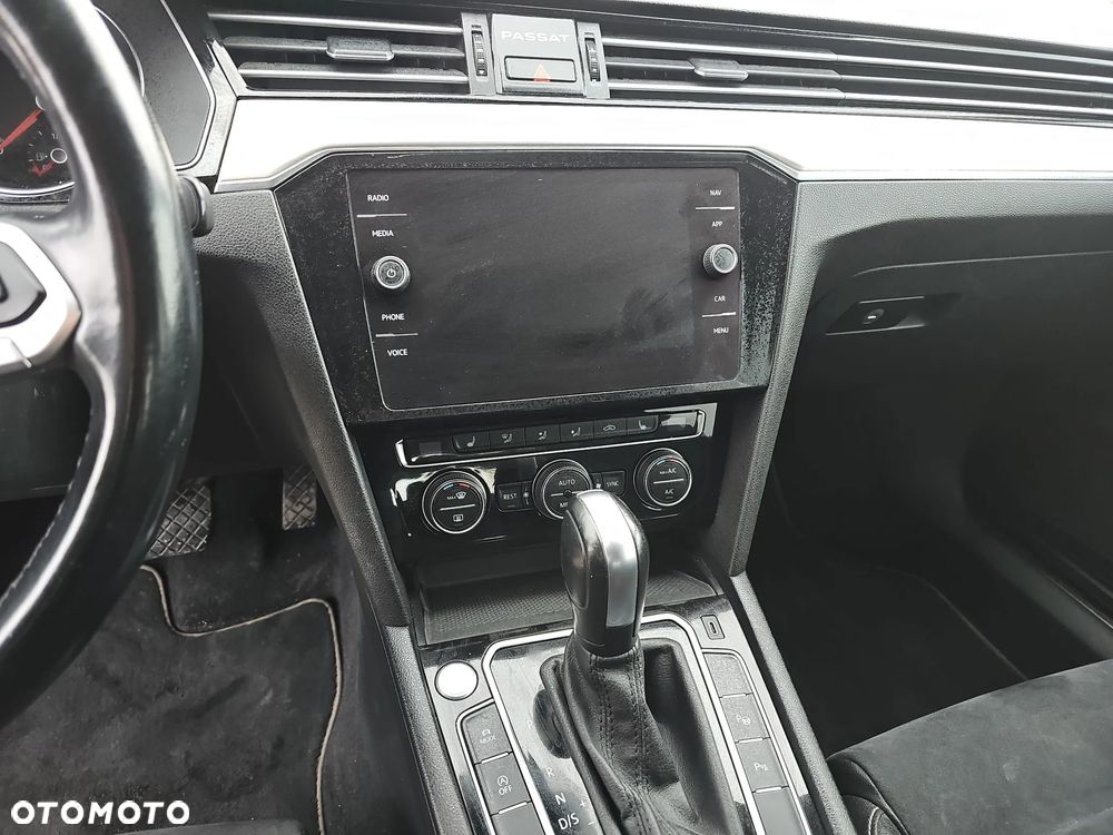 Volkswagen Passat 2.0 TDI 4Mot Elegance DSG - 14