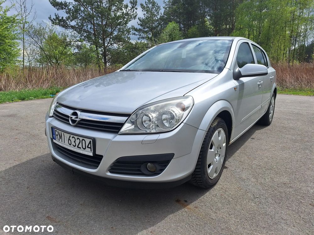 Opel Astra III 1.9 CDTI Essentia - 1