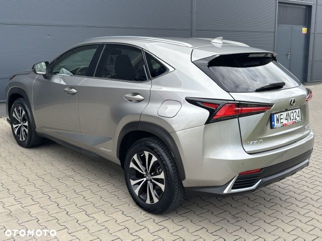 Lexus NX 300h F Impression AWD - 10